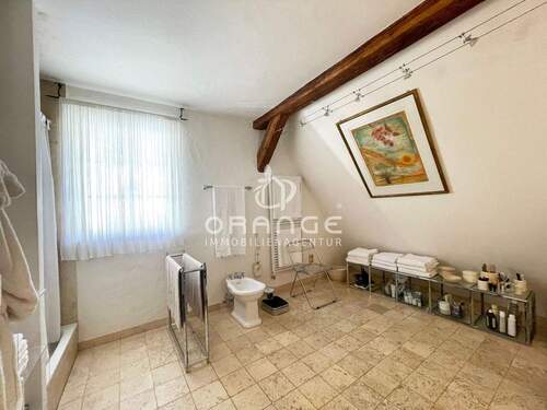 Es würde auch noch eine Wanne Platz finden - 