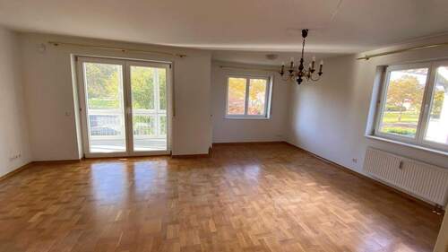 Wohnzimmer - 4 Zimmer Etagenwohnung in Oberkirch