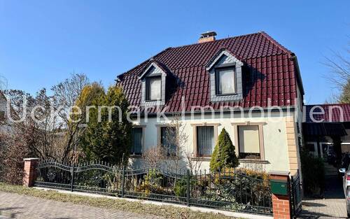 Hausansicht - Haus und Grundstück für Ihr Familienglück in Gramzow