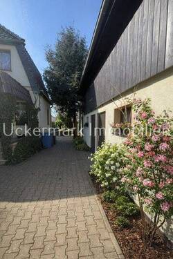 Hausansicht 3 - 6 Zimmer Einfamilienhaus in Gramzow