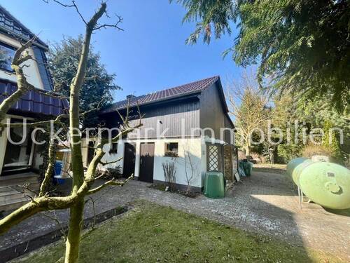 Werkstatt und Wohnmobilgarage - 