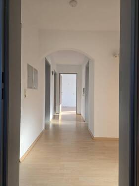 Bild 2 - 4 Zimmer Etagenwohnung zum Kaufen in Endingen am Kaiserstuhl OT Königschaffhausen