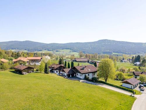 Nordwestansicht - 2 Zimmer Mehrfamilienhaus, Wohnhaus zum Kaufen in Bad Kötzting
