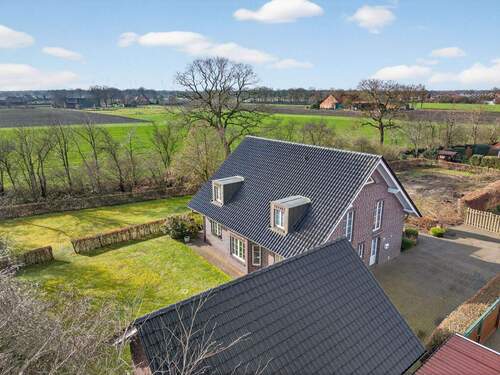 Bild 1 - Freier Blick - Großes EFH in Sackgassenendlage mit Garage und Carport