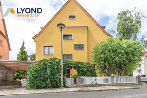 Außenansicht - Großzügiges Einfamilienhaus mit Einliegerwohnung - vielseitig nutzbar und modernisiert in zentraler Lage