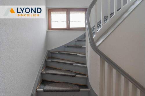 Treppenhaus - Mehrfamilienhaus, Wohnhaus mit 187,00 m&sup2; in Erfurt zum Kaufen