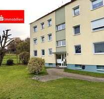Schöne 3 Zi.-Wohnung mit Terrasse und Einzelgarage in direkter Feldrandlage! - Frankfurt Berkersheim