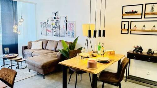 Bild 1 - Vollmöblierte 2-Zimmer-Wohnung mit Loggia - 1.720 € All-Inkl., Köln-Zollstock, Aufzug & TG-Stellplat