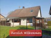 Bild 1 - Einfamilien-Wohnhaus mit Garagengebäude in Detmold-Bentrup-Lossbruch zu verkaufen