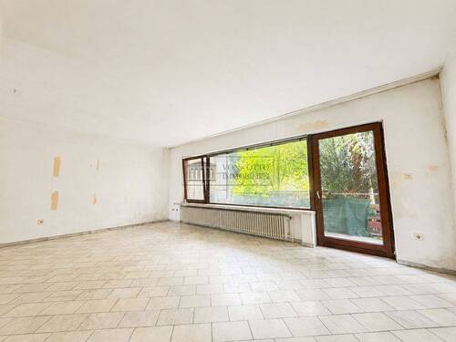 Wohnzimmer mit Blick - 4 Zimmer Mehrfamilienhaus, Wohnhaus zum Kaufen in Agathenburg