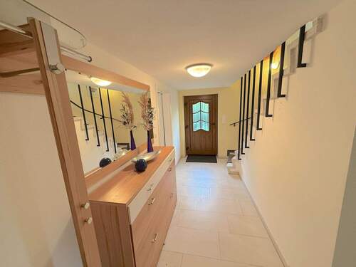 Flur EG.JPG - Einfamilienhaus mit 130,00 m² in Neuhaus am Inn zum Kaufen