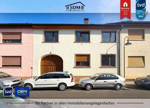 01_Aussenansicht.jpg - RAUMGEFÜHL: Großzügiges Einfamilienhaus in Philippsburg