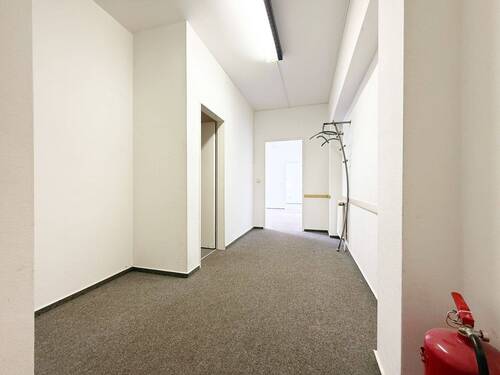 Flur - 5 Zimmer Büro zur Miete in Bremen