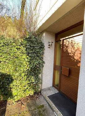 Hauseingang - 6 Zimmer Einfamilienhaus in Seelbach