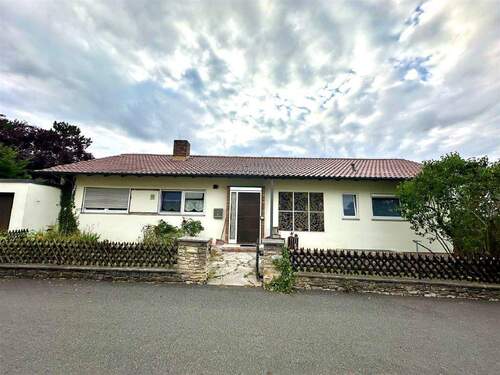 Bild1 - Wohnhaus in ruhiger Lage mit Aussicht und Garten