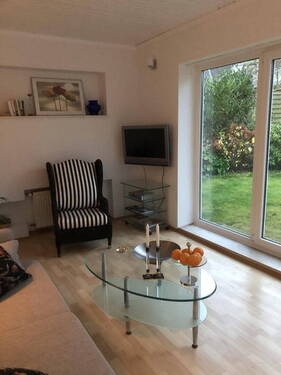 Wohnzimmer - 2 Zimmer Etagenwohnung zur Miete in Kassel