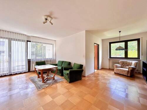 Wohnzimmer und Essbereich - Etagenwohnung mit 61,00 m² in München zum Kaufen
