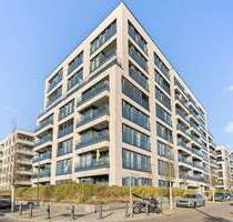 Moderne Etagenwohnung mit weitem Blick ins Grüne über Berlin Moderne Etagenwohnung mit weitem Blick ins Grüne über Berlin