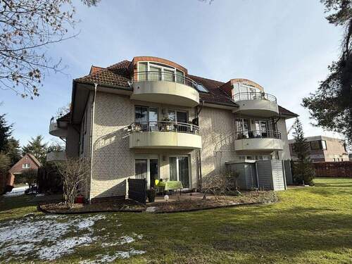 Rückansicht - Mehrfamilienhaus, Wohnhaus zum Kaufen in Schortens