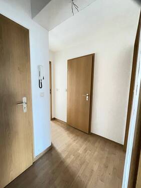 Flur - 2 Zimmer Etagenwohnung zur Miete in Plauen