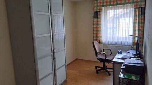Gästezimmer - Büro.jpeg - 