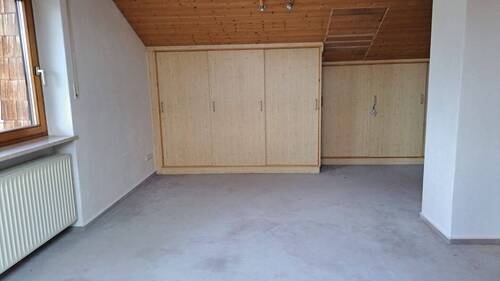 Dachzimmer Einbauschränke.jpeg - 
