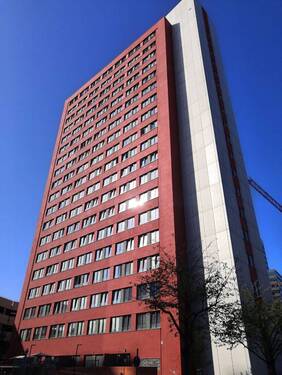 mehrstöckiges Wohnhochhaus.JPG - Ruby Tower 2-Zimmerwohnung mit Blick auf den Taunus sucht neuen Bewohner