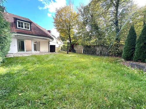 Hausansicht - Erstbezug nach Renovierung! Wohnen und Arbeiten-unter einem Dach-Ensemblehaus in gut angebundener Lage