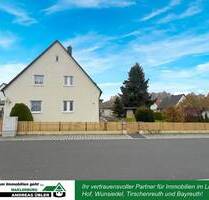 Gepflegtes EFH mit Gartenidylle, Pergola und Garage - Waldershof