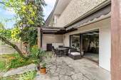 überdachte Terrasse und Markise - 