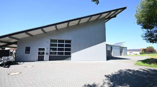Halle 1, Zugang bzw. Zufahrt - Sofort verfügbar! Lager- und Produktionshalle + Büro in Postbauer-Heng, Gewerbegebiet Ost an der B8