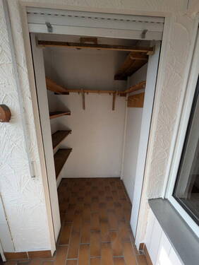 Südbalkon Wohnzimmer Abstell. - 
