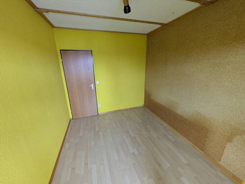 Kind 1 - 4 Zimmer Etagenwohnung in Nattheim