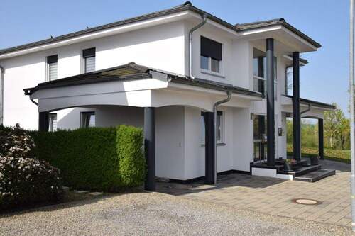 Ansicht Ostseite - 8 Zimmer Mehrfamilienhaus, Wohnhaus in Uhldingen-Mühlhofen