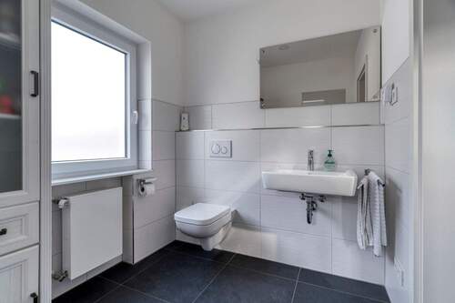 badezimmer vorne unten.jpg - 