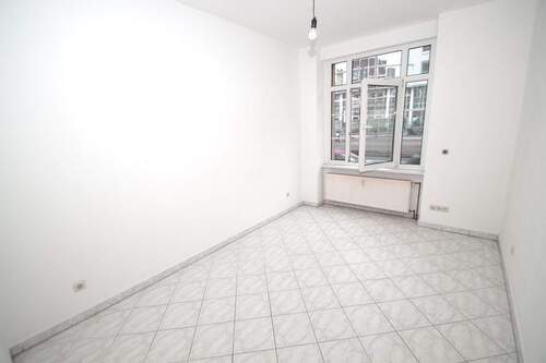 Wohnzimmer - 3 Zimmer Etagenwohnung zum Kaufen in Erfurt