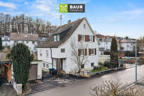 Titelbild - 360° I Ruhig wohnen, zentral leben: Zweifamilienhaus mit Garage mitten in Blaustein!
