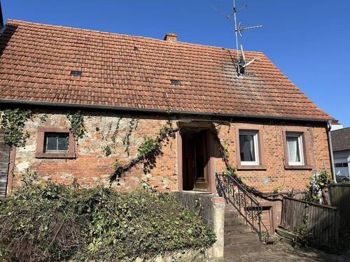 Außenbild - 3 Zimmer Bauernhaus, Landhaus in Oberthulba