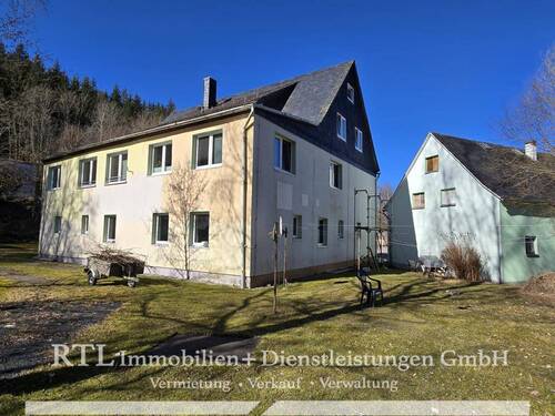 Ansicht - Mehrfamilienhaus mit 8 Einheiten, Gewerbehalle & 2.500m² Teich - vielseitiges Immobilienpaket