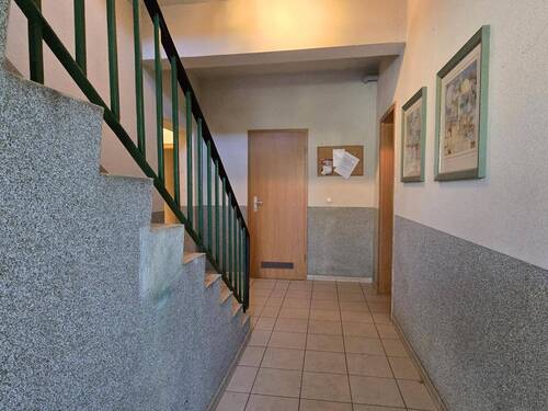 Hausflur - 1 Zimmer Mehrfamilienhaus, Wohnhaus zum Kaufen in Wurzbach