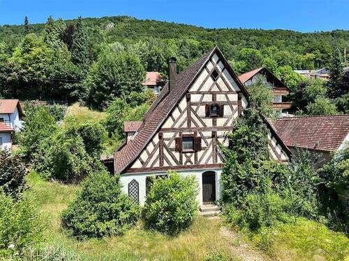 Hausansicht - 6 Zimmer Bauernhaus, Landhaus zum Kaufen in Happurg