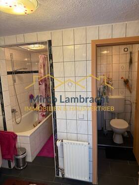 Badewanne / WC getrennt - 