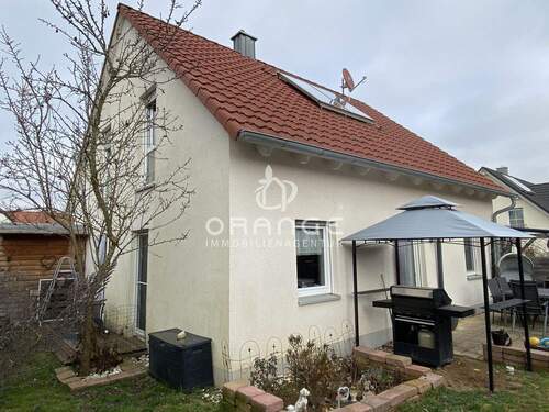 Rückansicht - Schönes Einfamilienhaus in Stadtnähe.