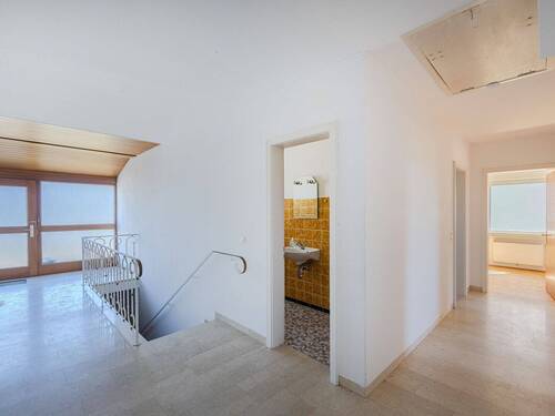 Eingangsbereich und Flur - Einfamilienhaus mit 129,60 m&sup2; in Wielenbach / Haunshofen zum Kaufen