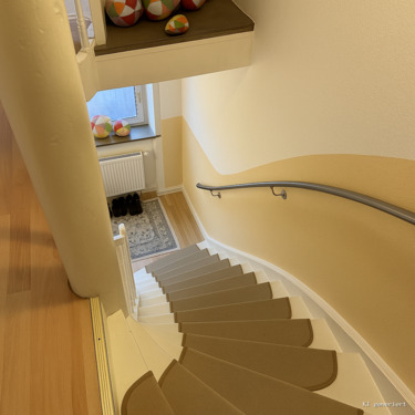 Treppe 2. ins 1. OG - 