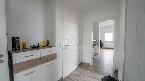 Flur DG - Mehrfamilienhaus, Wohnhaus mit 158,90 m² in Gaildorf / Eutendorf zum Kaufen