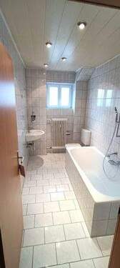 Bad - 1 Zimmer Etagenwohnung zur Miete in Singen