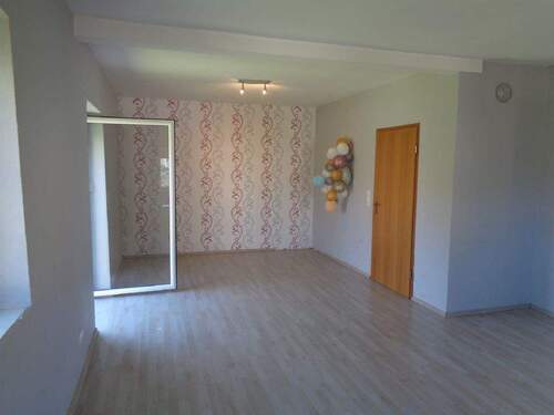 Das Wohnzimmer - 5 Zimmer Einfamilienhaus zum Kaufen in Wertheim-Nassig