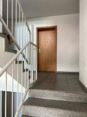 Treppenhaus - 1 Zimmer Etagenwohnung in Oberhausen