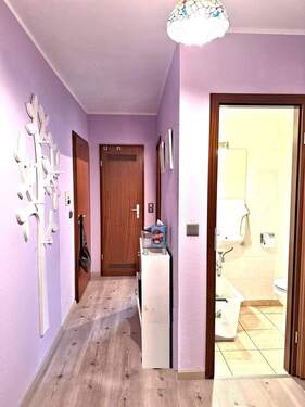 Diele mit Abstellkammer - 